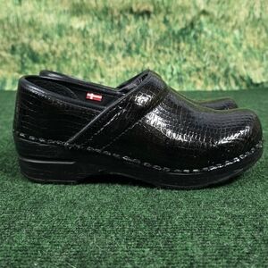 Sanita | Professional Genuine Patent Leather Snake Scale Clogs -Black- Size EU36